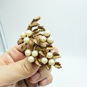 Vintage Gold Tone Faux Pearls Leaf Grapes Brooch